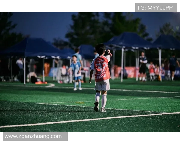 外号小丑的足球明星如何在绿茵场上展现独特魅力与风采